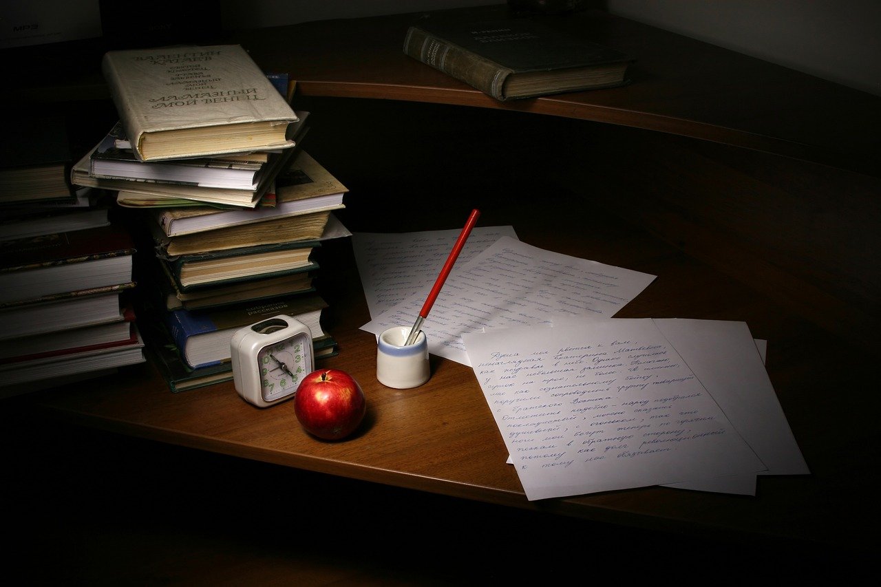 still life with inkwell, letter, correspondence-4782376.jpg